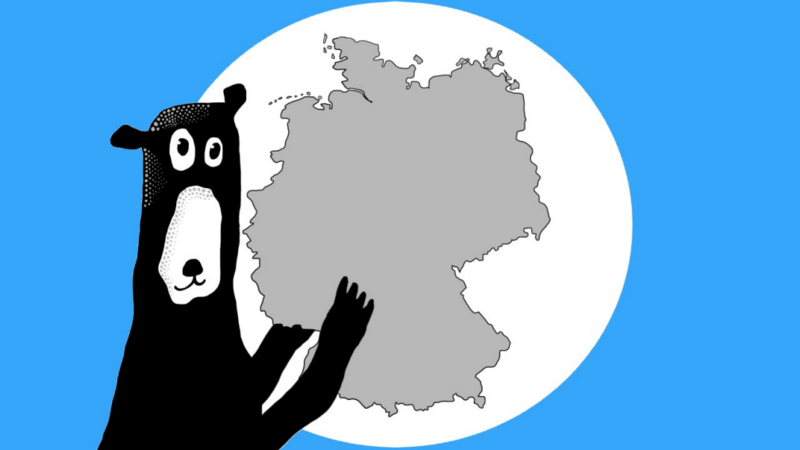 In der Grafik hält ein Bär die Deutschlandkarte.
